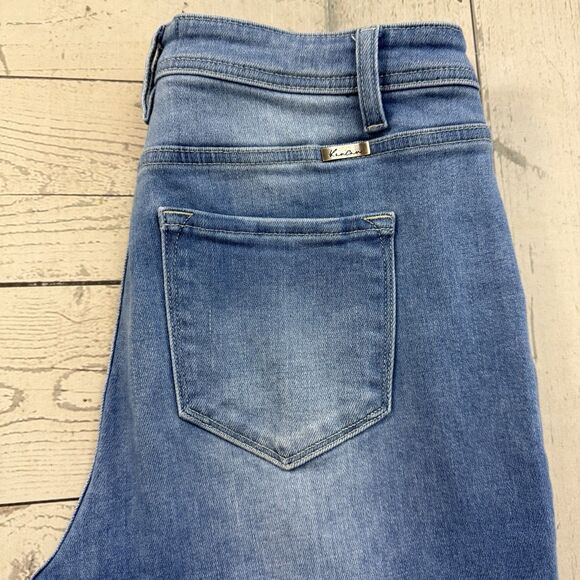KanCan Women's Juniors Size 13/30 Distressed Bell Bottom Frayed Hem Light Jeans - Picture 1 of 9